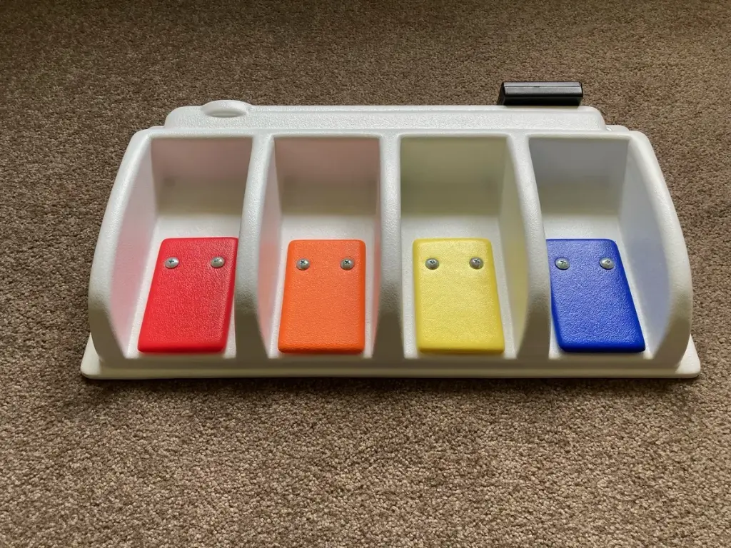 COMM 4-COMP WITH SOUNDS ONLY   **ONE ONLY - 40% off **