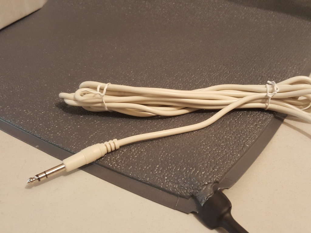 Floor Mat Kit, 4m lead, 6mm stereo TIP/RING, Includes white double adaptor lead