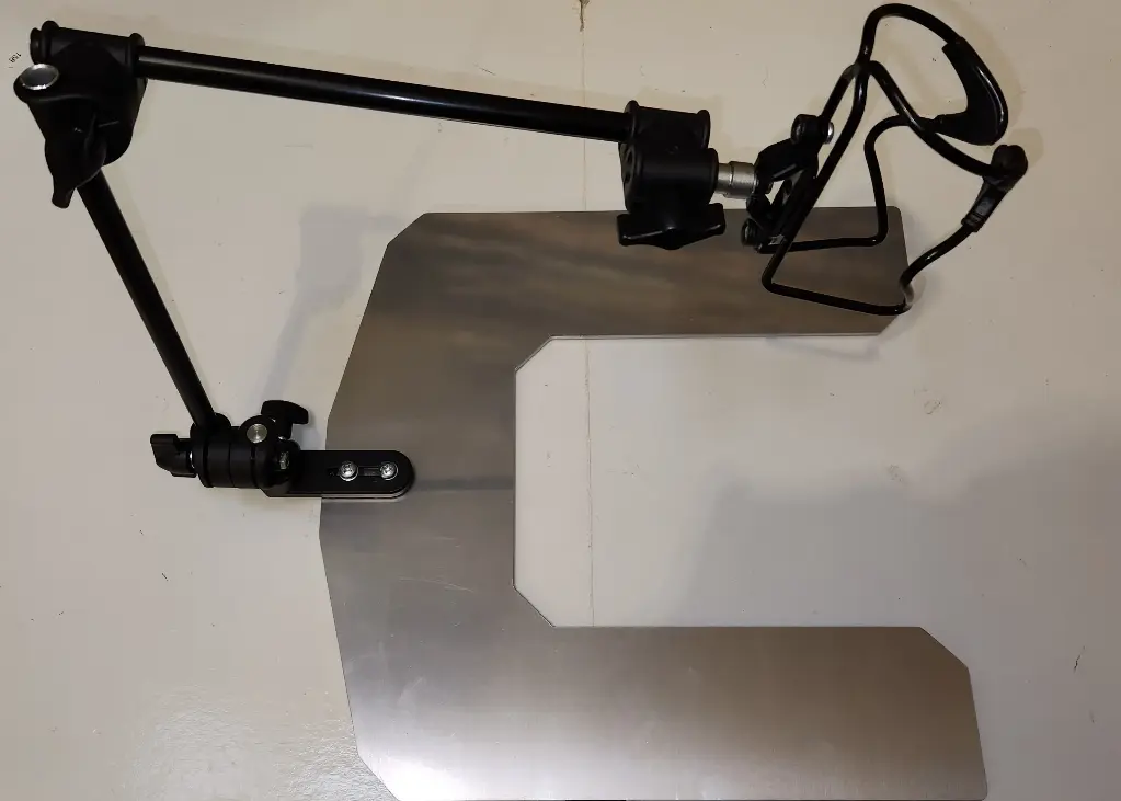 Bed Bottle Mount with Giraffe Drink Bottle Holder