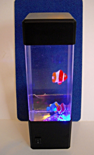 Novelty Aquarium Kit - colour changing lights, 3 fish, batte