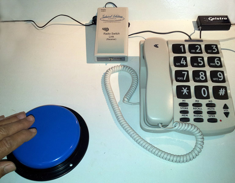 Telstra SP817 Big Button Corded Telephone, power supply &amp; bat, with 13cm BR-T switch 