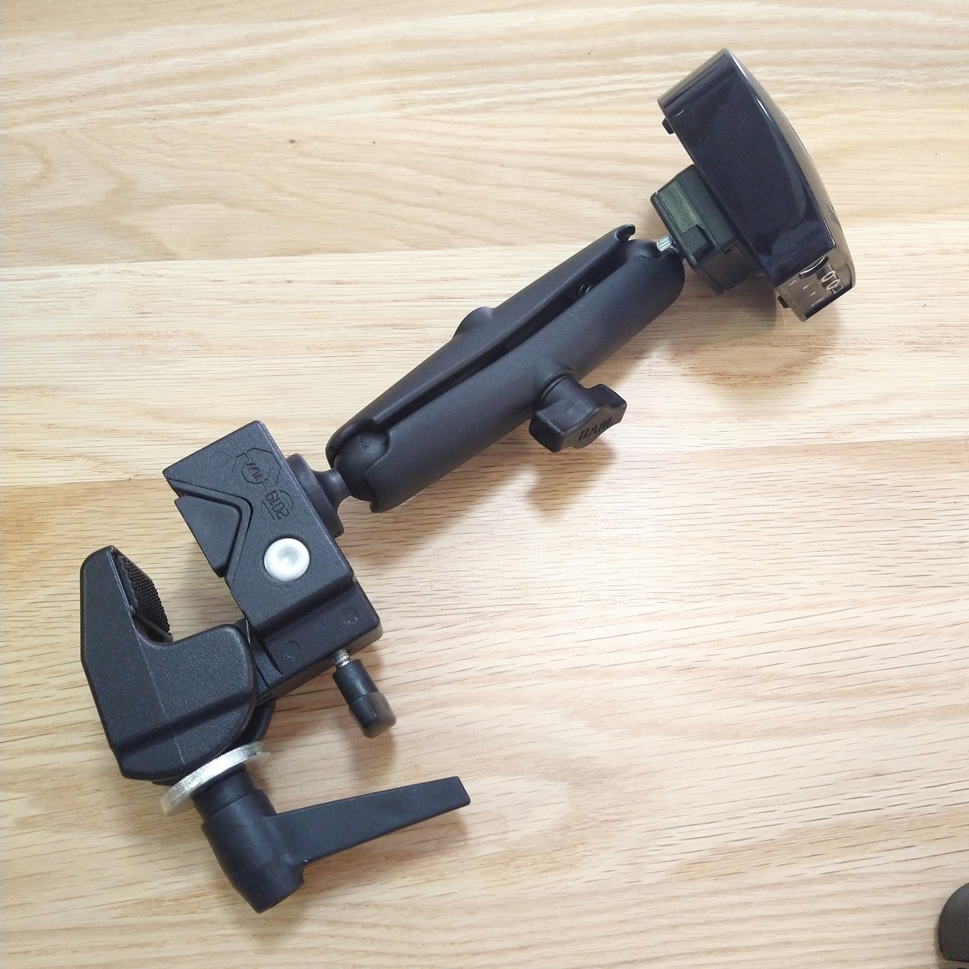 HouseMate Quick Release Mount w/ 15cm arm &amp; Multi-Clamp